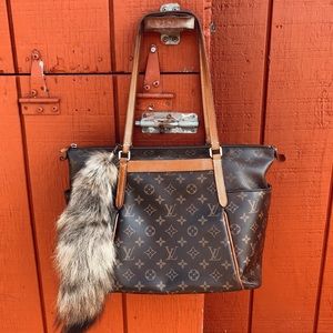 🖤Louis Vuitton Totally MM